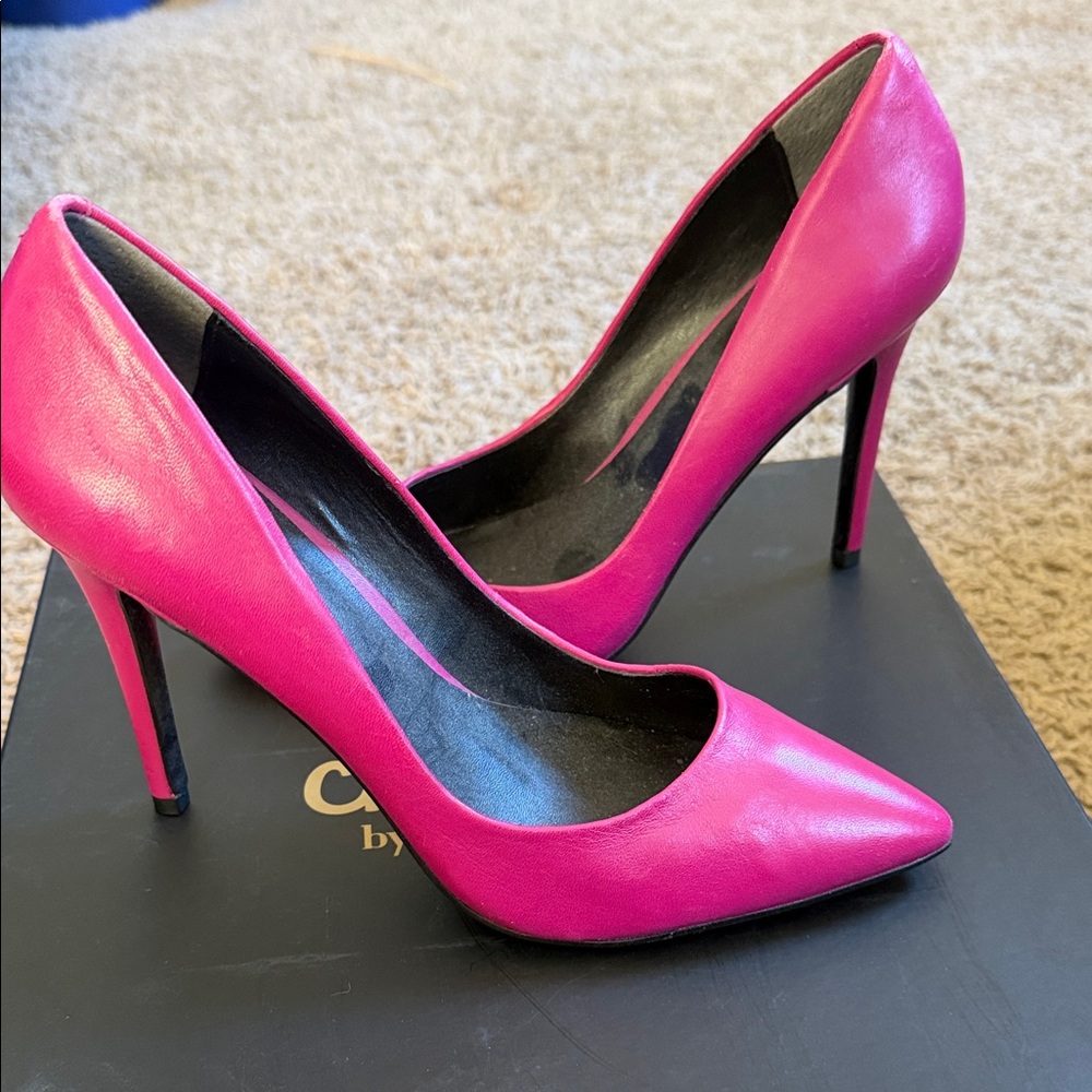 Charles by Charles David Fuchsia Heels. Size7.5